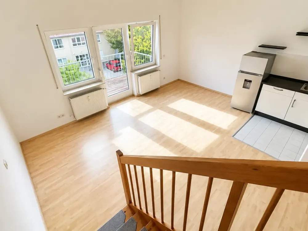 Wiedemar: attraktive 2 Zimmer-Wohnung im Dachgeschoss