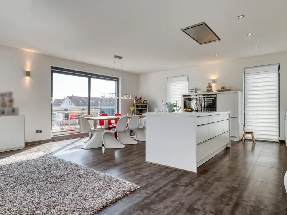 Penthouse-Feeling in Karlsruhe-Neureut: 4 Zimmer mit Einbauküche und Dachterrasse