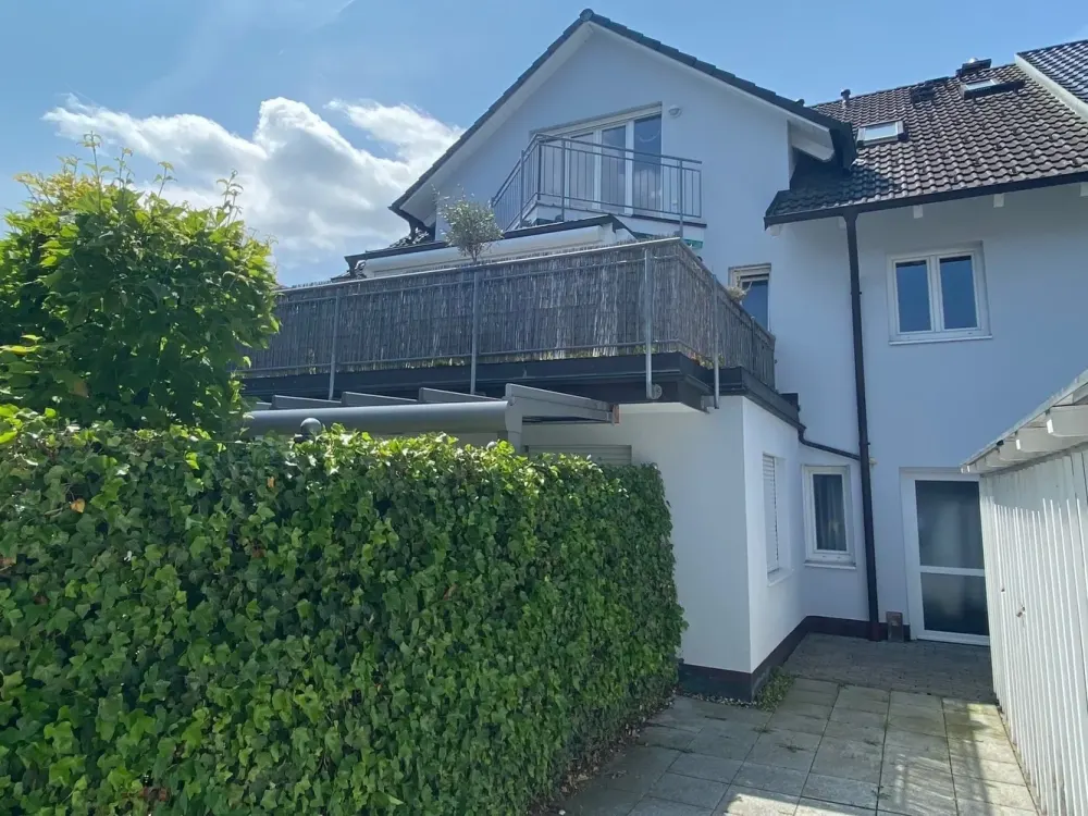 Modern 2-Room Apartment with Roof Terrace in Unterföhring