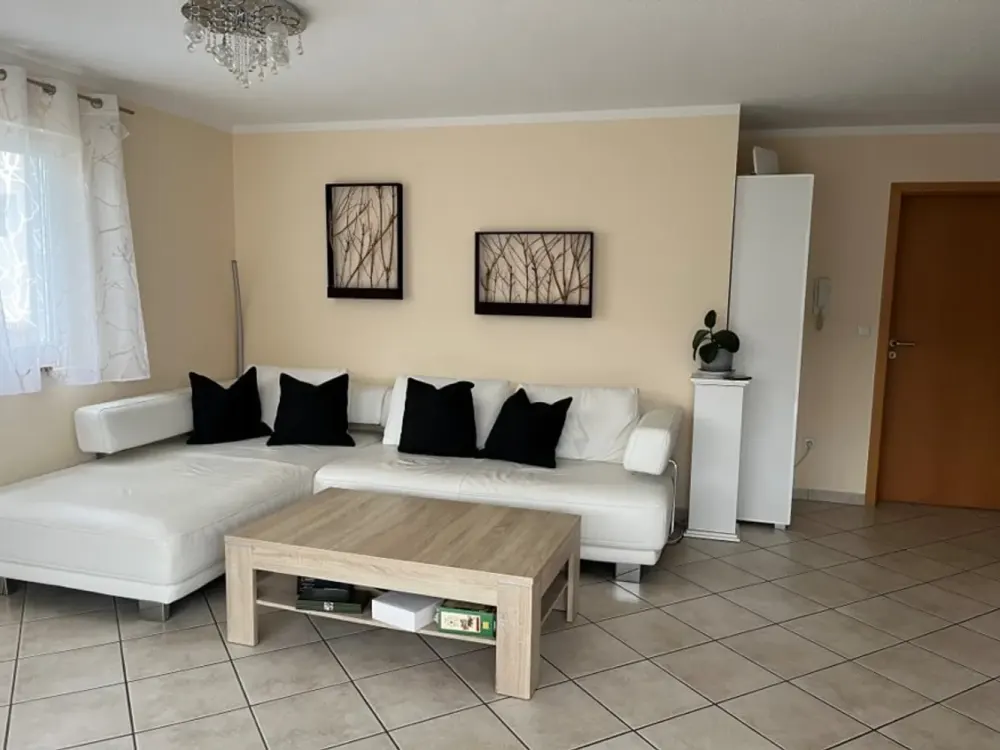 Modern 2-Room Apartment with Roof Terrace in Unterföhring