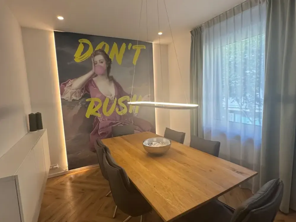 Einzigartiges möbliertes Luxus-Refugium, 4-Zimmer Neubau mit spektakulärer XXL-Terrasse