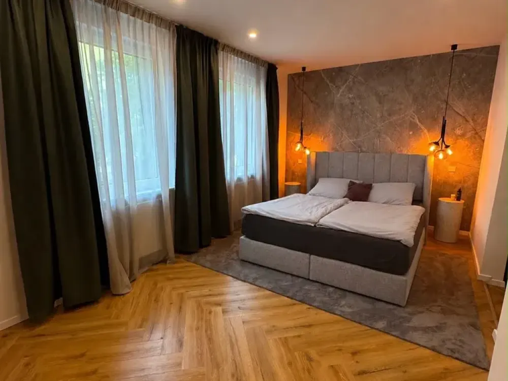 Einzigartiges möbliertes Luxus-Refugium, 4-Zimmer Neubau mit spektakulärer XXL-Terrasse