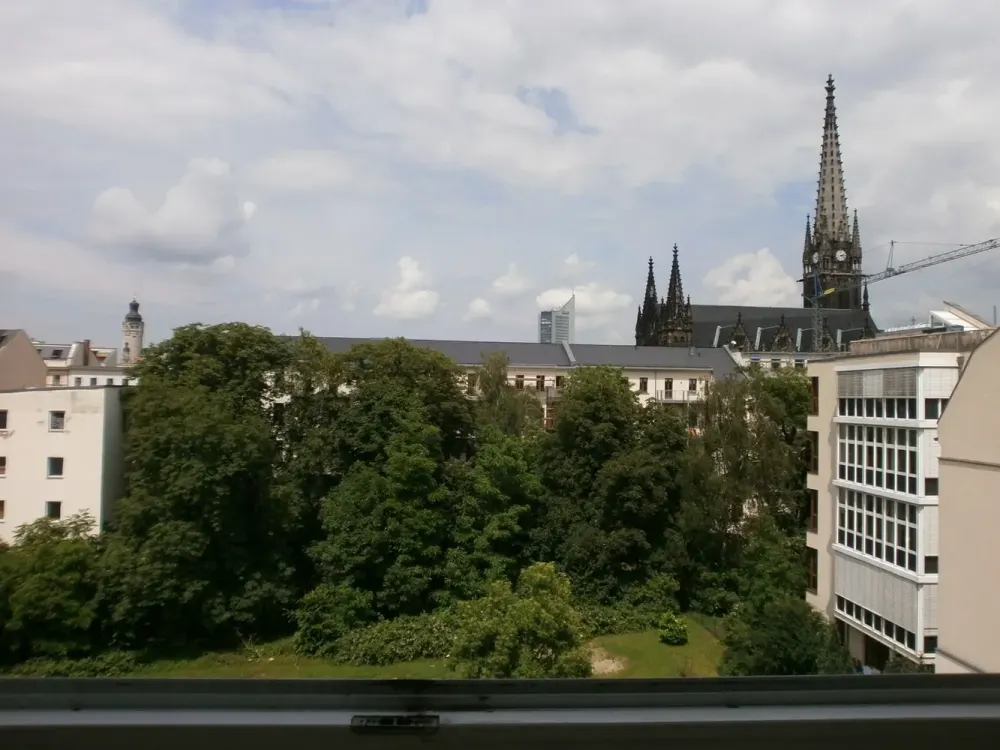 Traumhafte Dachgeschoss-Wohnung mit Balkon im Herzen von Leipzig
