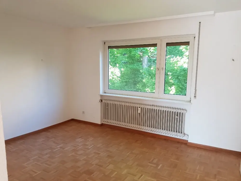 großzügige 4 Zimmer Wohnung in ruhiger und zentraler Lage