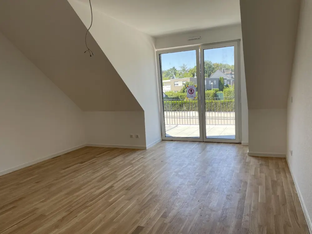 Große 2-Zimmerwohnung mit Loggia und Balkon