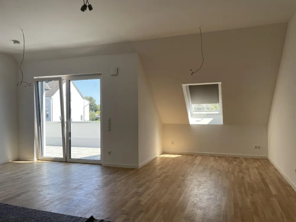 Große 2-Zimmerwohnung mit Loggia und Balkon