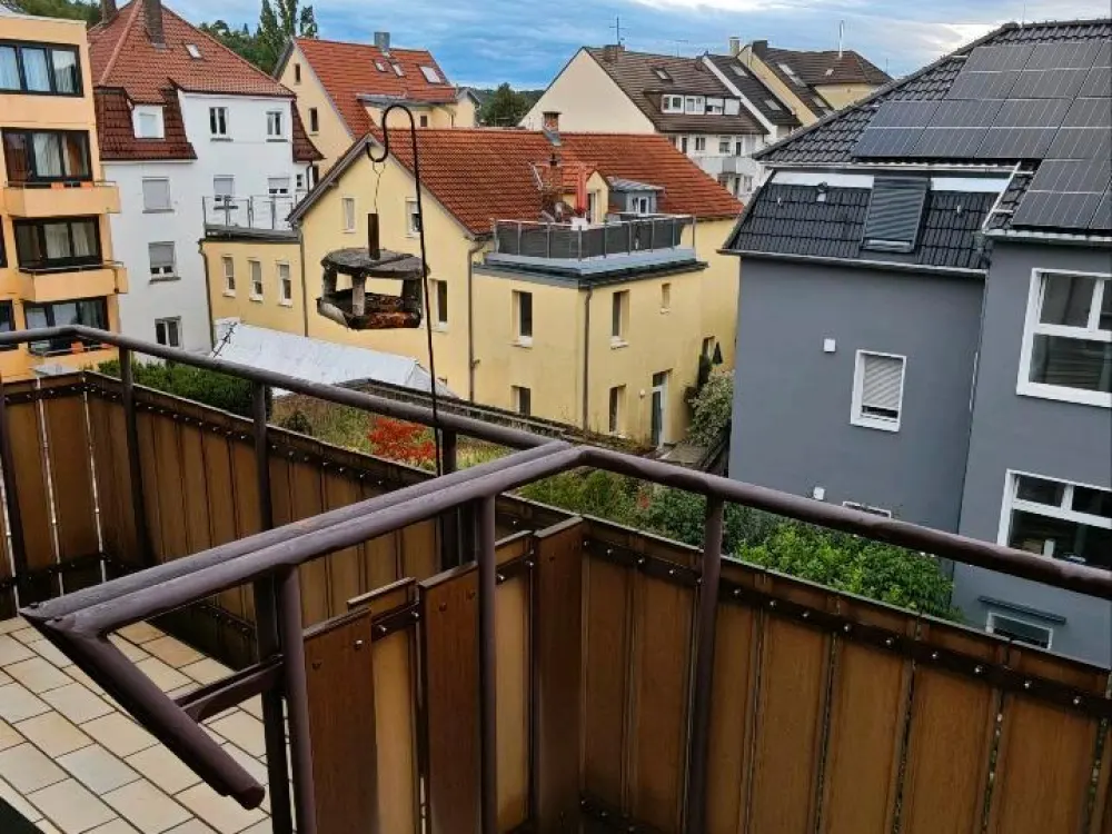 2-Zimmer-Wohnung mitten in Feuerbach | Balkon | Stellpl | Küche