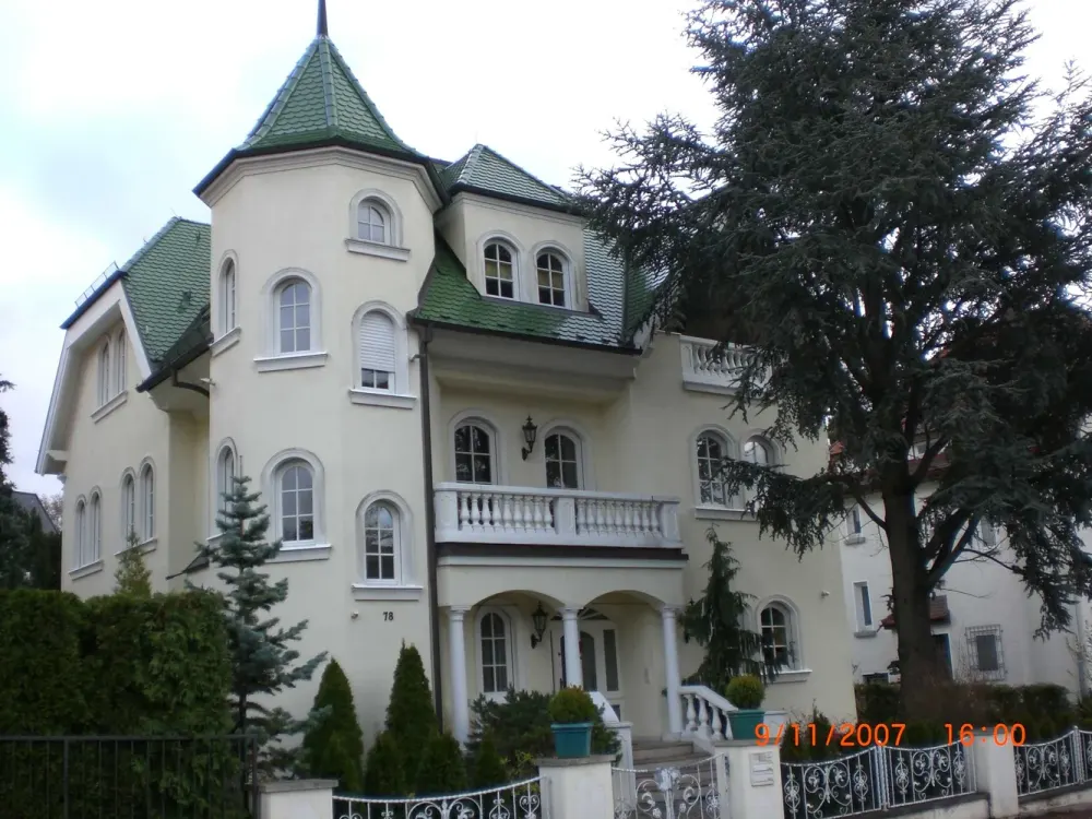 "Wohnen wie im Schloss " 2,5 Zimmer-DG-Maisonette-Wohnung
