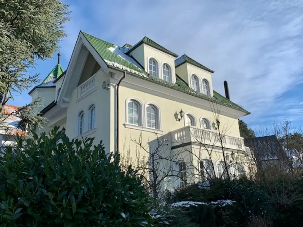 "Wohnen wie im Schloss " 2,5 Zimmer-DG-Maisonette-Wohnung
