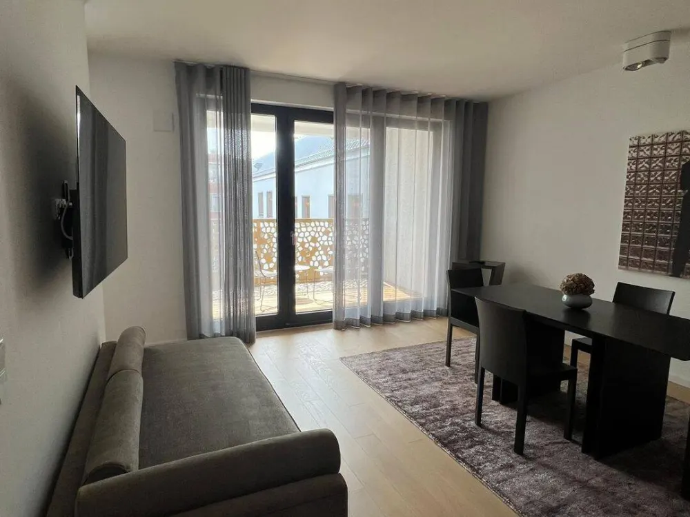 Stilvoll möbliert wohnen im Herzen Berlins, großzügige 4-Zimmer-Wohnung