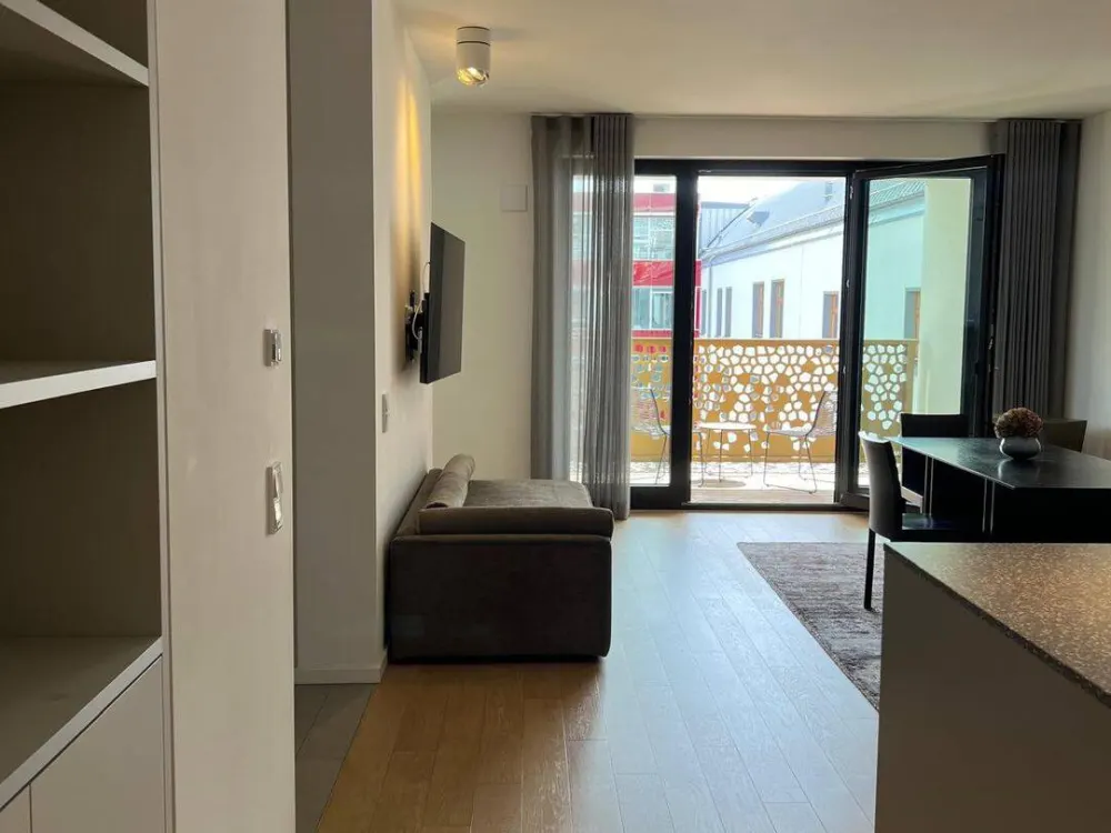 Stilvoll möbliert wohnen im Herzen Berlins, großzügige 4-Zimmer-Wohnung