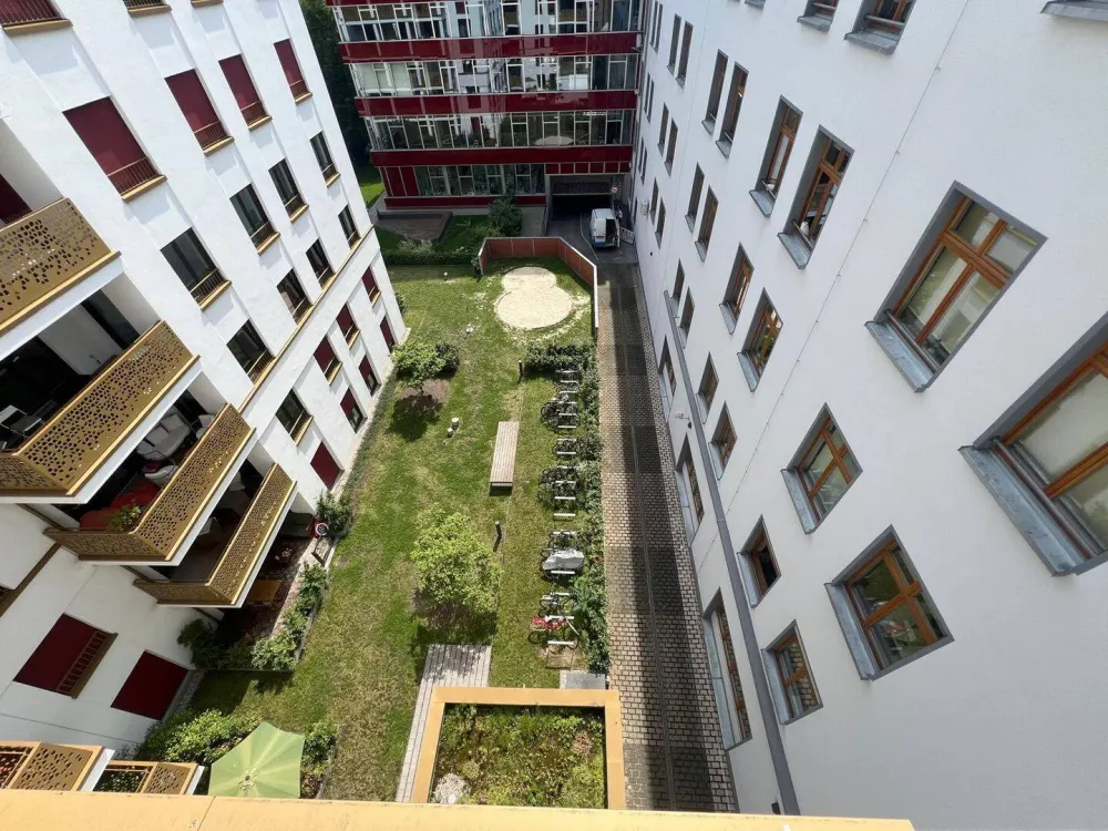 Stilvoll möbliert wohnen im Herzen Berlins, großzügige 4-Zimmer-Wohnung