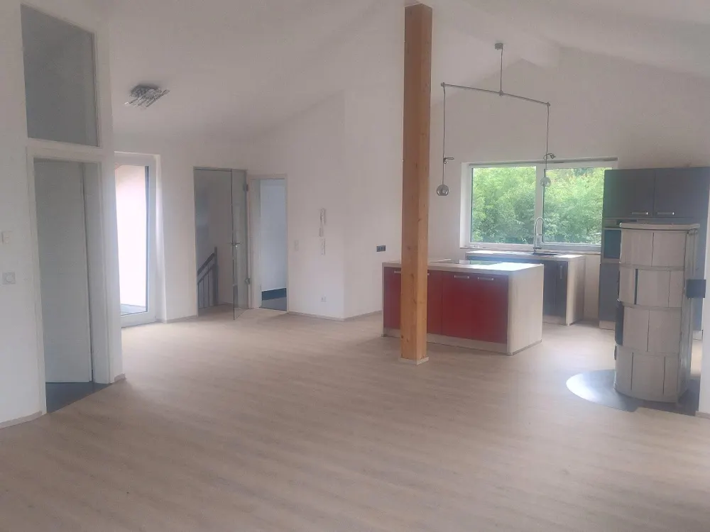 Luxus-Terrassenwohnung in grüner Oase