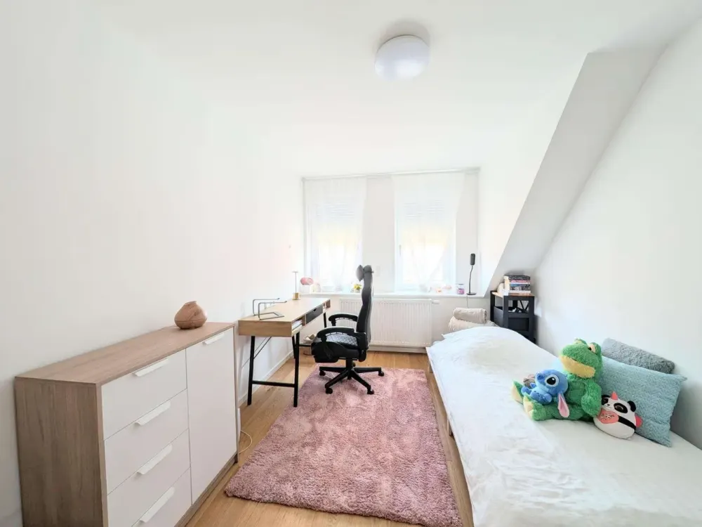 Wohnen über den Dächern von Stuttgart-Süd, helle Dachgeschosswohnung mit Einbauküche