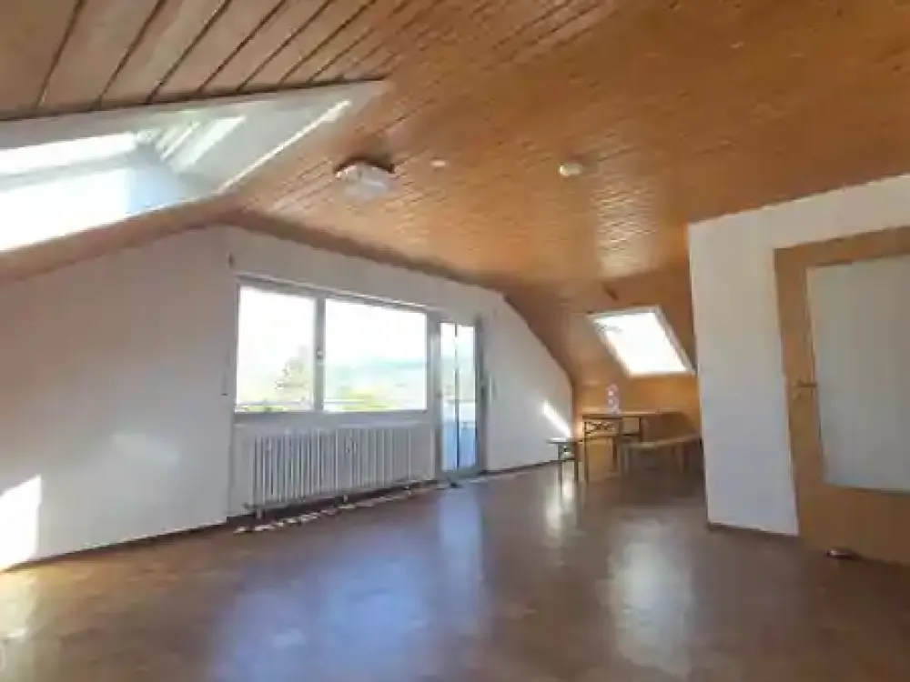 Schöne 3,5 Zimmer Dachgeschosswohnung in Remshalden/Geratstetten
