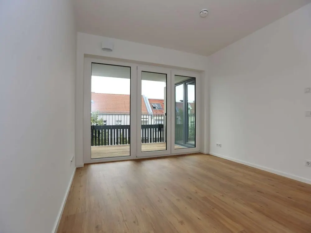 Cosmo Berlin - WG geeigneter Erstbezug im Weitlingkiez mit EBK und Loggia