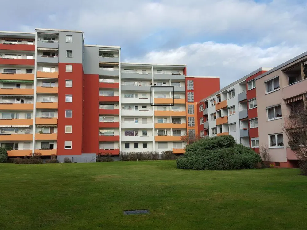 Well-maintained, sunny 1-room apartment, near subway, from private owner
