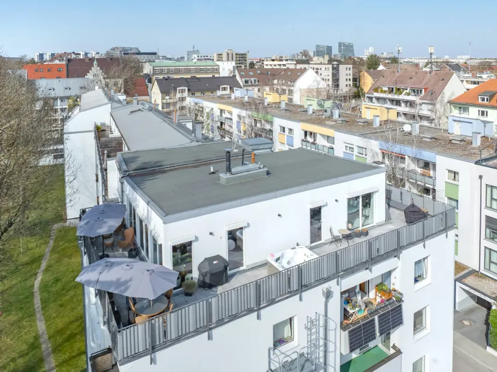 Exklusives Luxus-Penthouse mit großer Dachterrasse, teilmöbliert zu vermieten