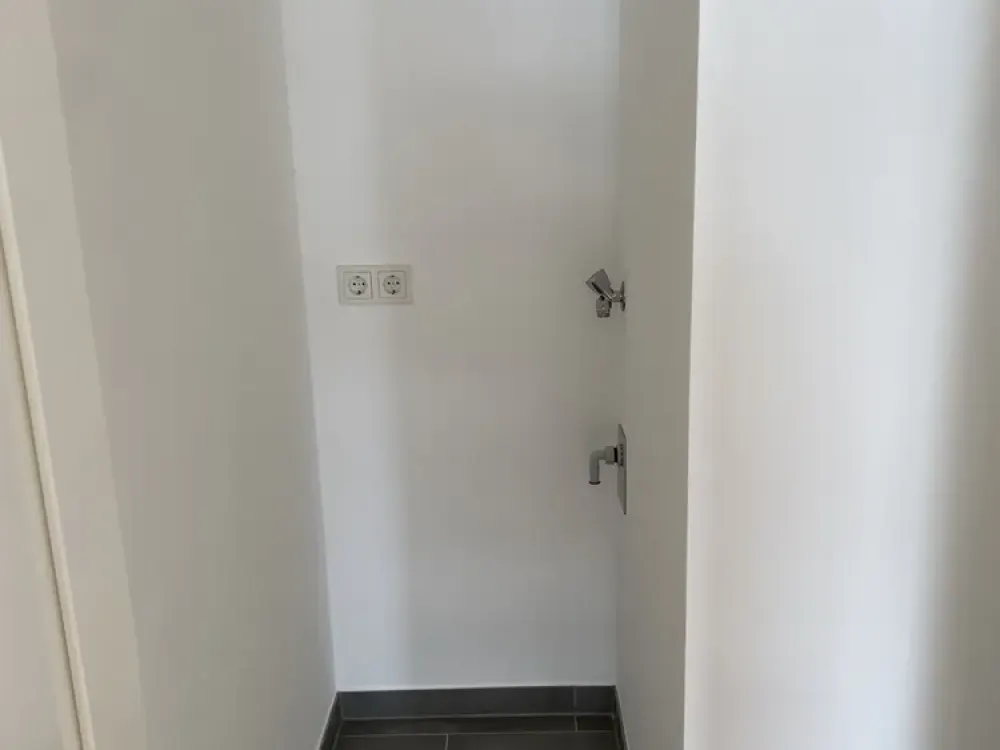 Tasteful 3-Room Apartment with High-Quality Interior and Large Balcony in Köln Zollstock