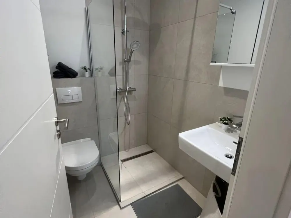 WG Zimmer in neu renovierter 4er WG