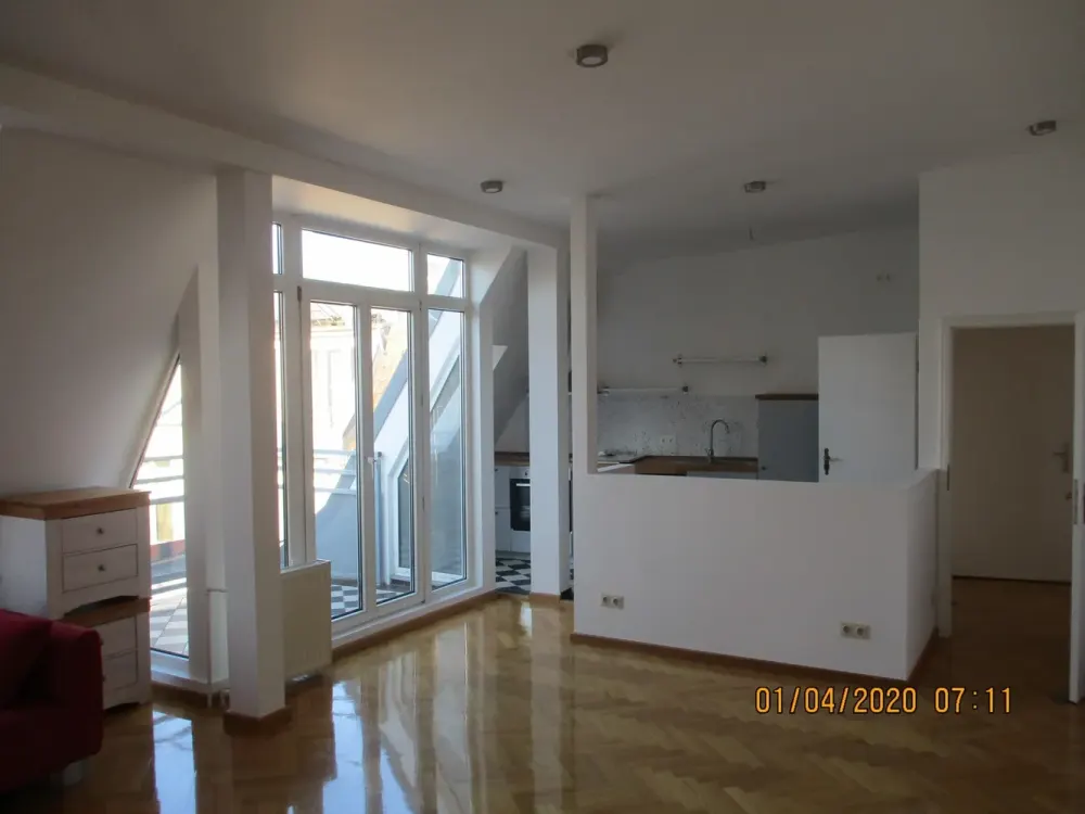 Wunderschöne 4-Raum Dachgeschoß-Altbauwohnung im beliebten Friedrichshain