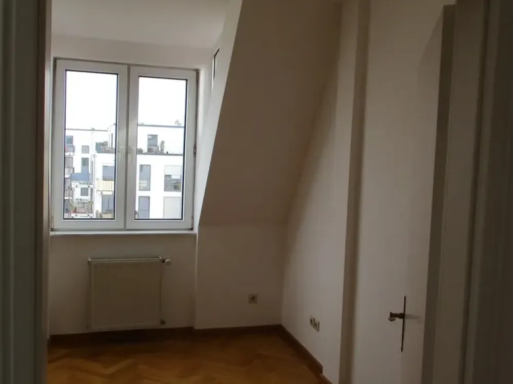 Wunderschöne 4-Raum Dachgeschoß-Altbauwohnung im beliebten Friedrichshain
