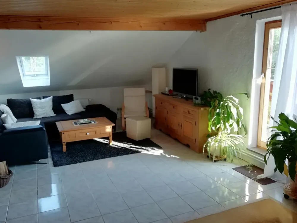 Wunderschöne, offene und helle 3-Zimmer-Dachgeschosswohnung in Hohenbrunn-Wächterhof