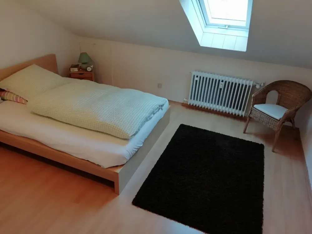 Wunderschöne, offene und helle 3-Zimmer-Dachgeschosswohnung in Hohenbrunn-Wächterhof