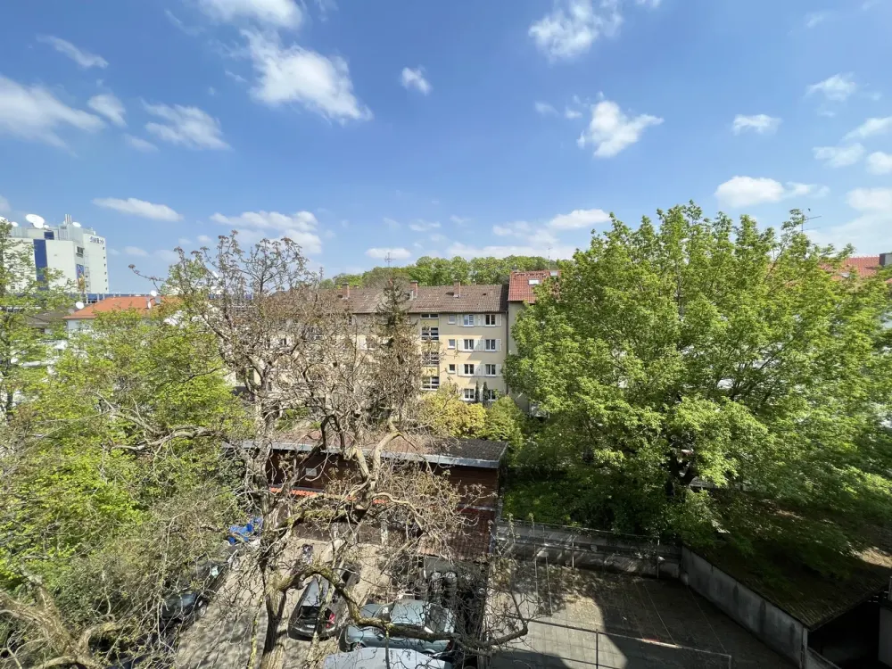 DG - 2023 renoviert - 2-Zimmer-Wohnung nahe Villa Berg