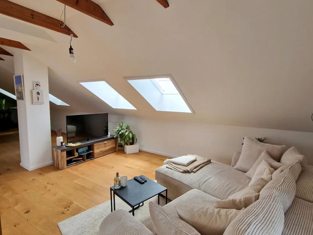 helle offene Dachgeschosswohnung In Fellbach