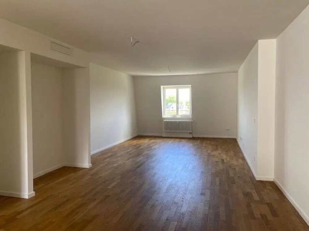Zweitbezug nach Kernsanierung++ Tolle Zweieinhalbzimmerwohnung direkt am Main