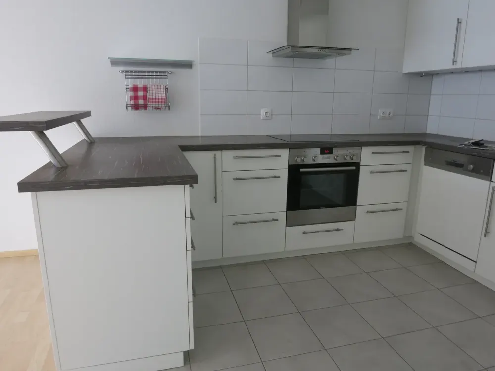 Helle, moderne Neubauwohnung mit großem Balkon, Citylage, direkte S_ Bahn- Nähe