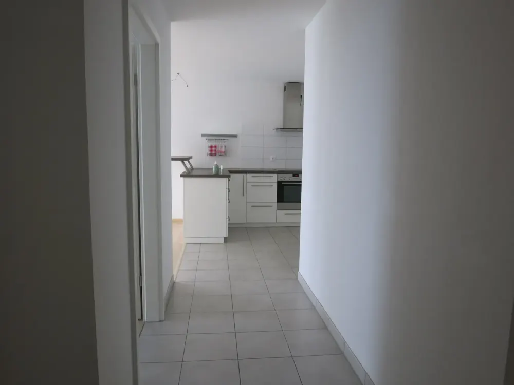 Helle, moderne Neubauwohnung mit großem Balkon, Citylage, direkte S_ Bahn- Nähe