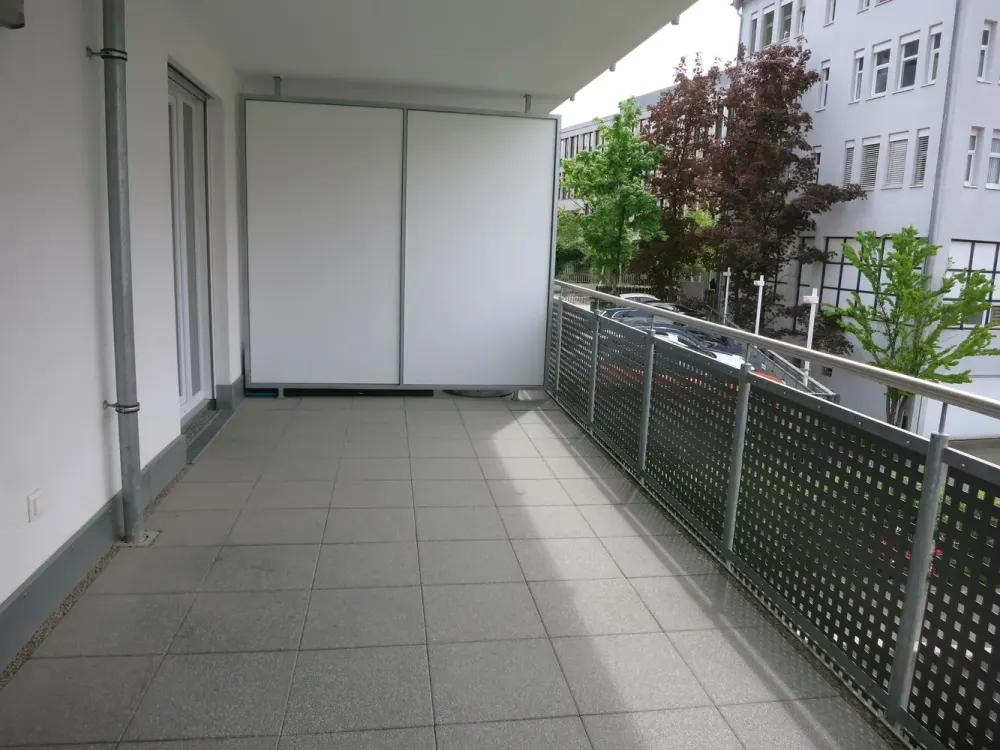 Helle, moderne Neubauwohnung mit großem Balkon, Citylage, direkte S_ Bahn- Nähe