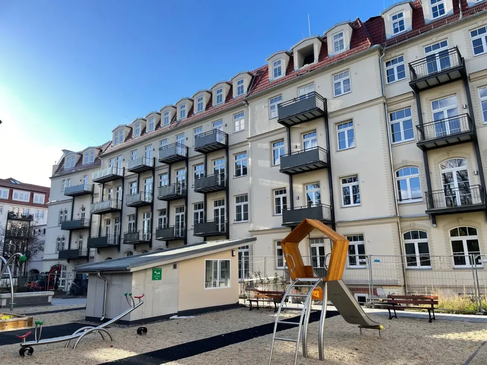 * moderne WG-geeignete 2-Raumwohnung in saniertem Altbau*