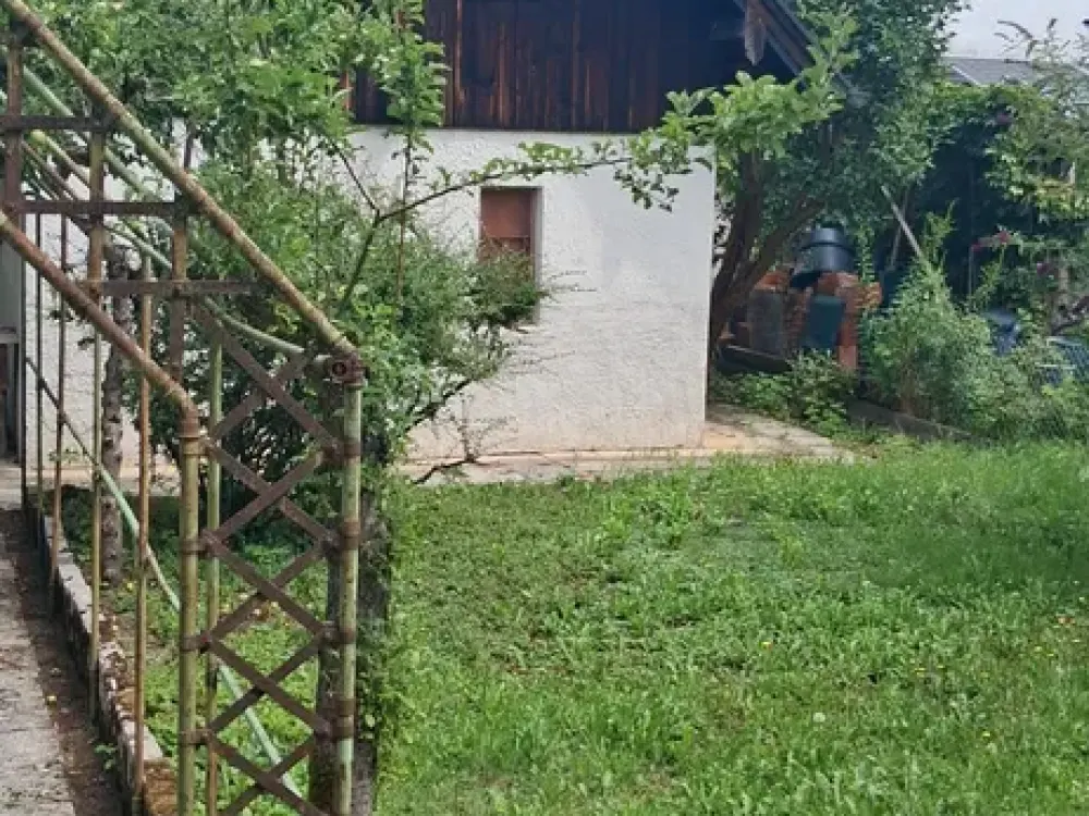Doppelhaushälfte mit Garten, Gartenhaus, Doppelparker Stellplatz