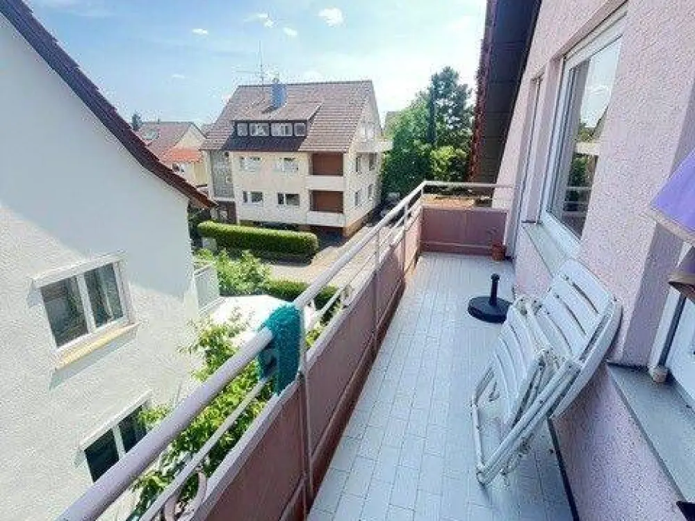 Stuttgart-Möhringen: Gepflegte 3-Zimmer DG Wohnung mit Balkon