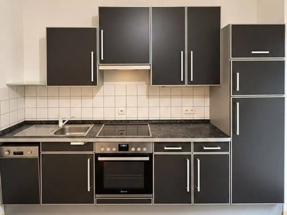 Central 2-Room Apartment with Terrace & Garden - Near University & Old Town
