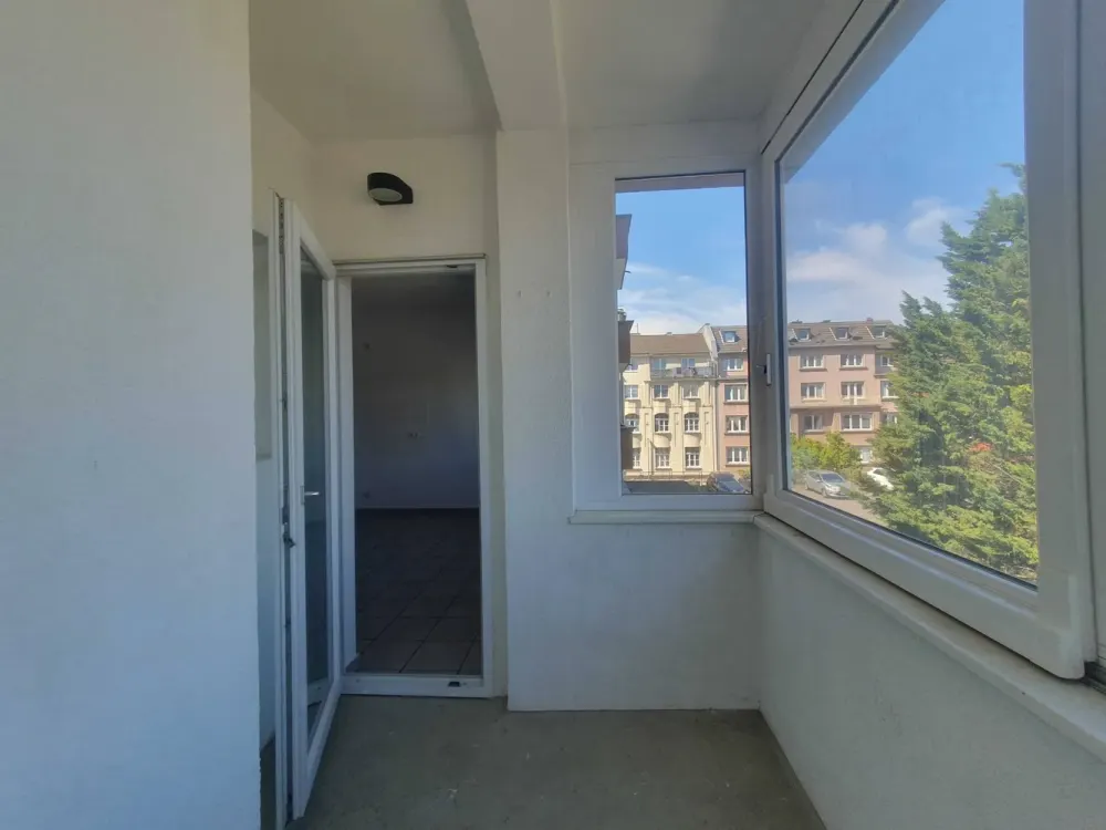 Modernisierte 3-Zimmer-Wohnung mit Wintergarten und Wannenbad in Köln-Mülheim