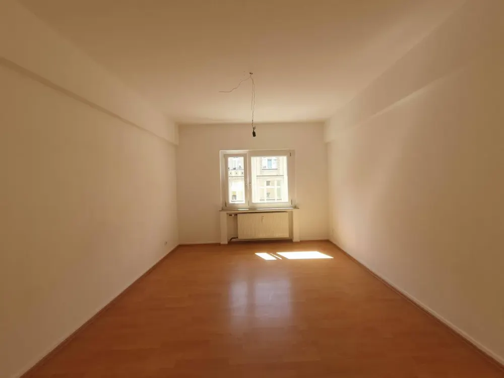 Modernisierte 3-Zimmer-Wohnung mit Wintergarten und Wannenbad in Köln-Mülheim