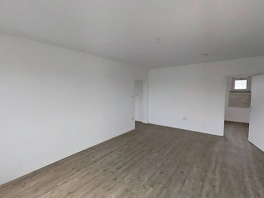 **Große 4-Zimmer-Wohnung mit BALKON und viel Platz für jedes Familienmitglied**