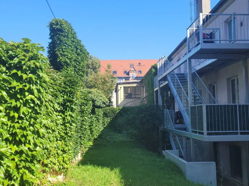 Schönefeld - neu saniertes Singleapartment mit FBH, offener Küche und Tageslichtbad mit Wanne