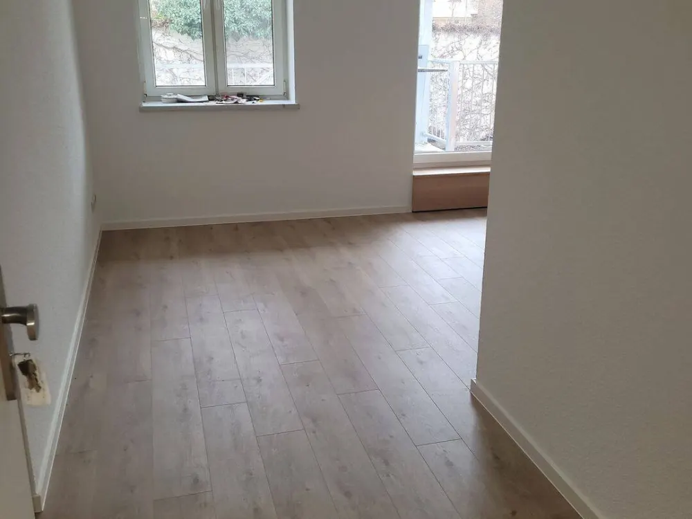 Schönefeld - neu saniertes Singleapartment mit FBH, offener Küche und Tageslichtbad mit Wanne