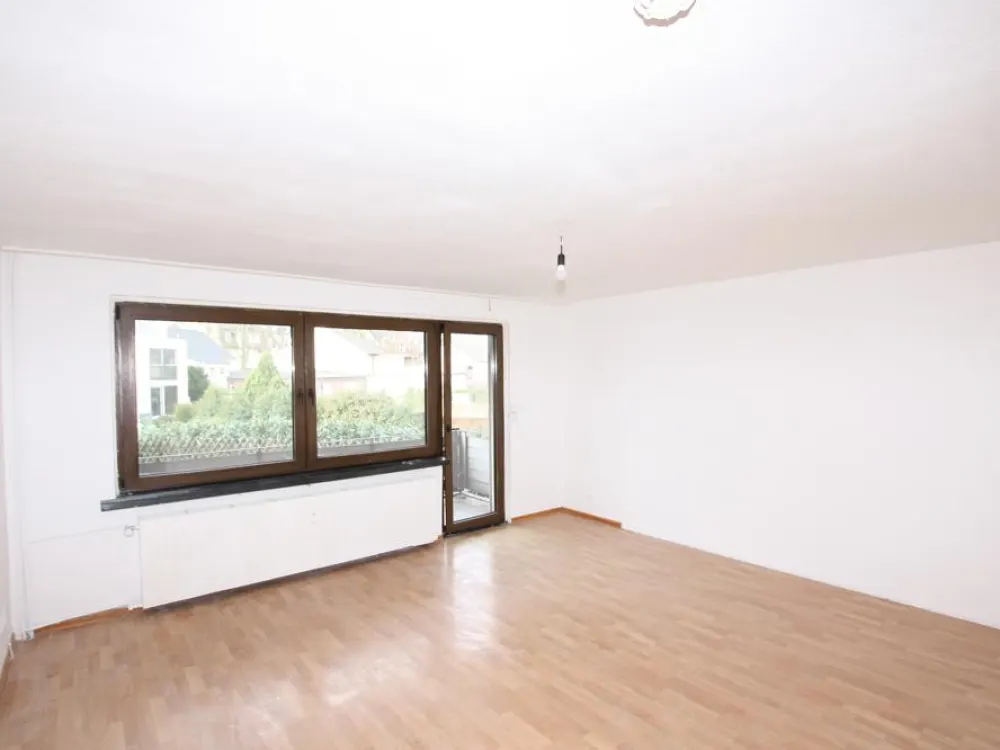 Schöne 2-Zi-EG Wohnung mit Balkon in toller Wohnlage!