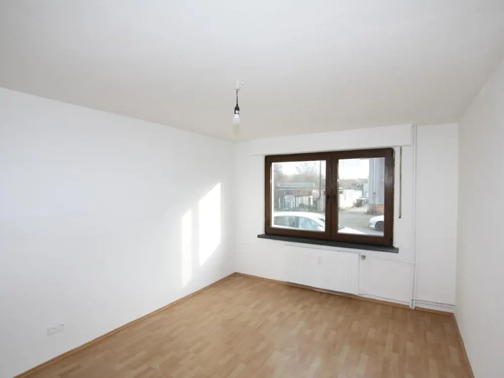 Schöne 2-Zi-EG Wohnung mit Balkon in toller Wohnlage!