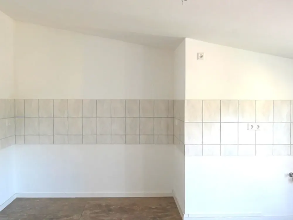 Wohnen mit Charakter: Großzügige Dachgeschosswohnung in Velten