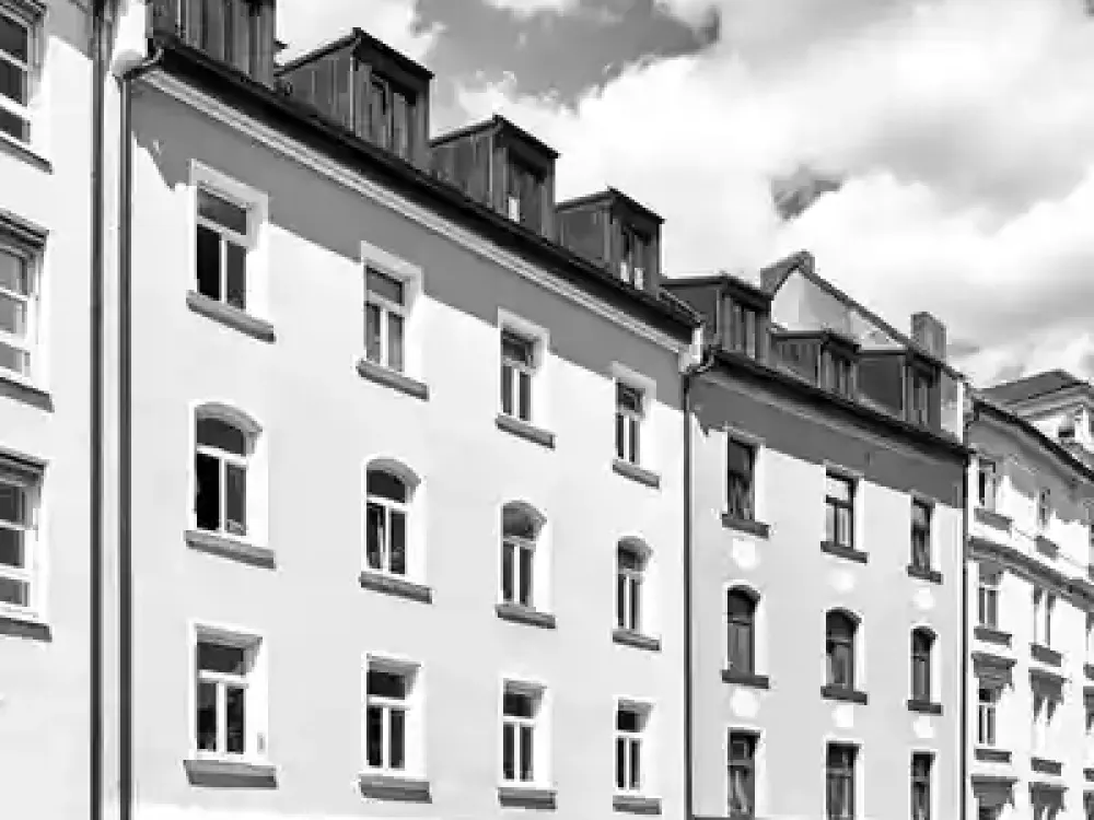 komplett sanierte Parterre Wohnung mit Balkon zum Innenhof ab 15.11.2026