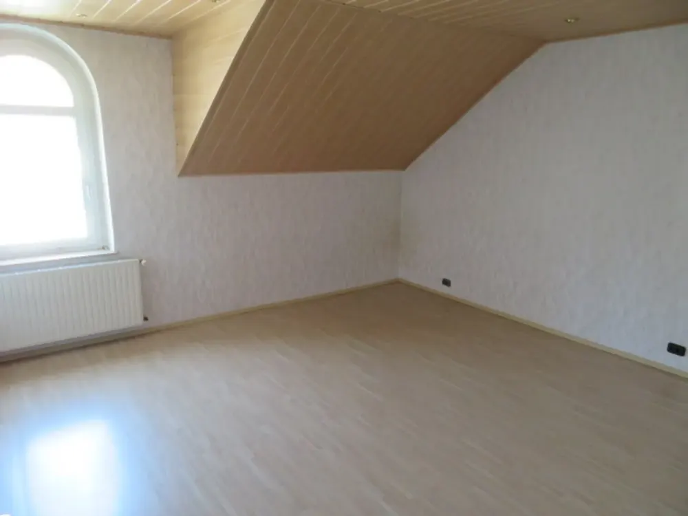 2 ZIMMER WOHNUNG STADT MITTE MIT BADEWANNE