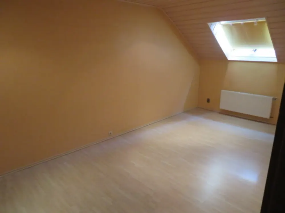 2 ZIMMER WOHNUNG STADT MITTE MIT BADEWANNE