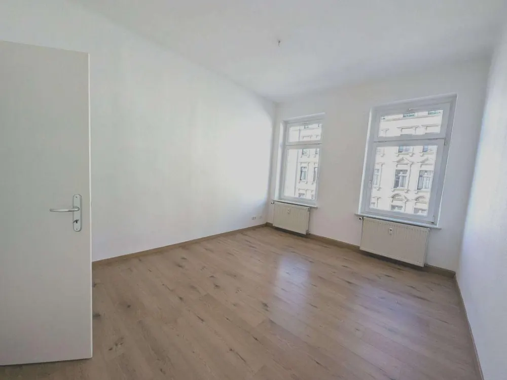 +++GROßE 3-R. WHG. +TAGESLICHTBAD m. WANNE+++GROßZÜGIGE RÄUME + BALKON+++